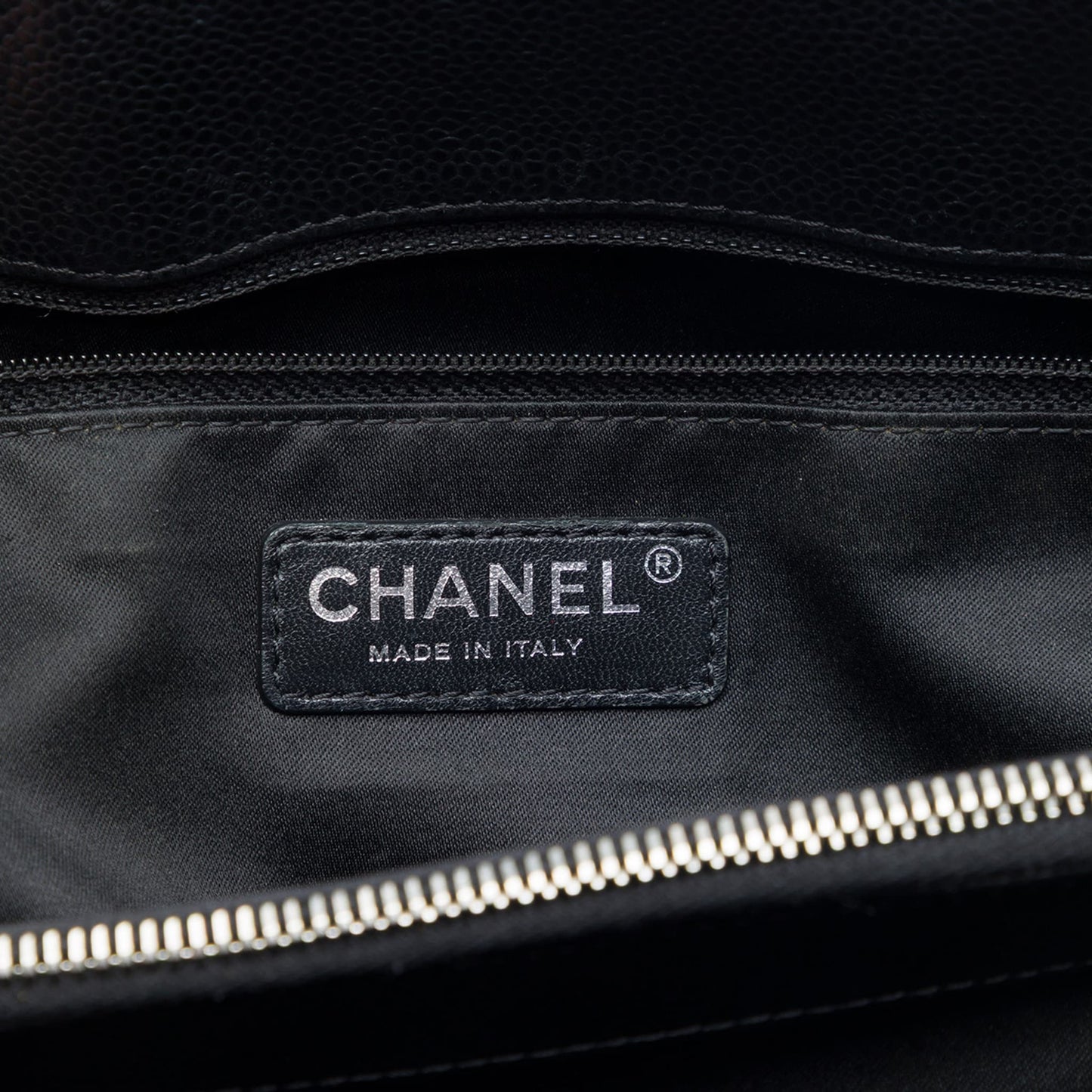 322607069 GST Quilted Caviar Leather Shopper Bag Black 5