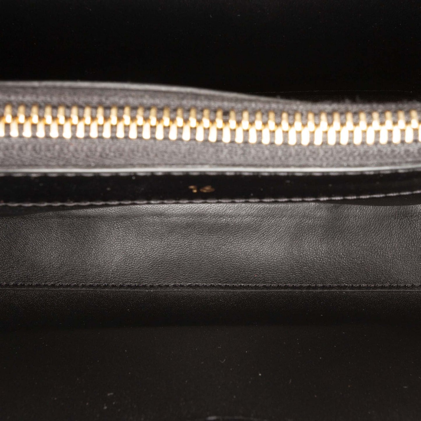 Second hand Céline 16 Small Shiny Calfskin Leather Top - handle Handbag Black - Tabita Bags