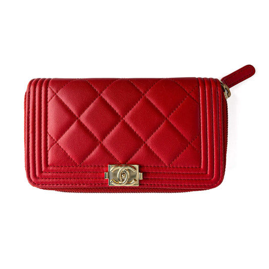 Second hand Chanel Boy Lambskin Leather Matelassè Zip Wallet Raspberry Red - Tabita Bags