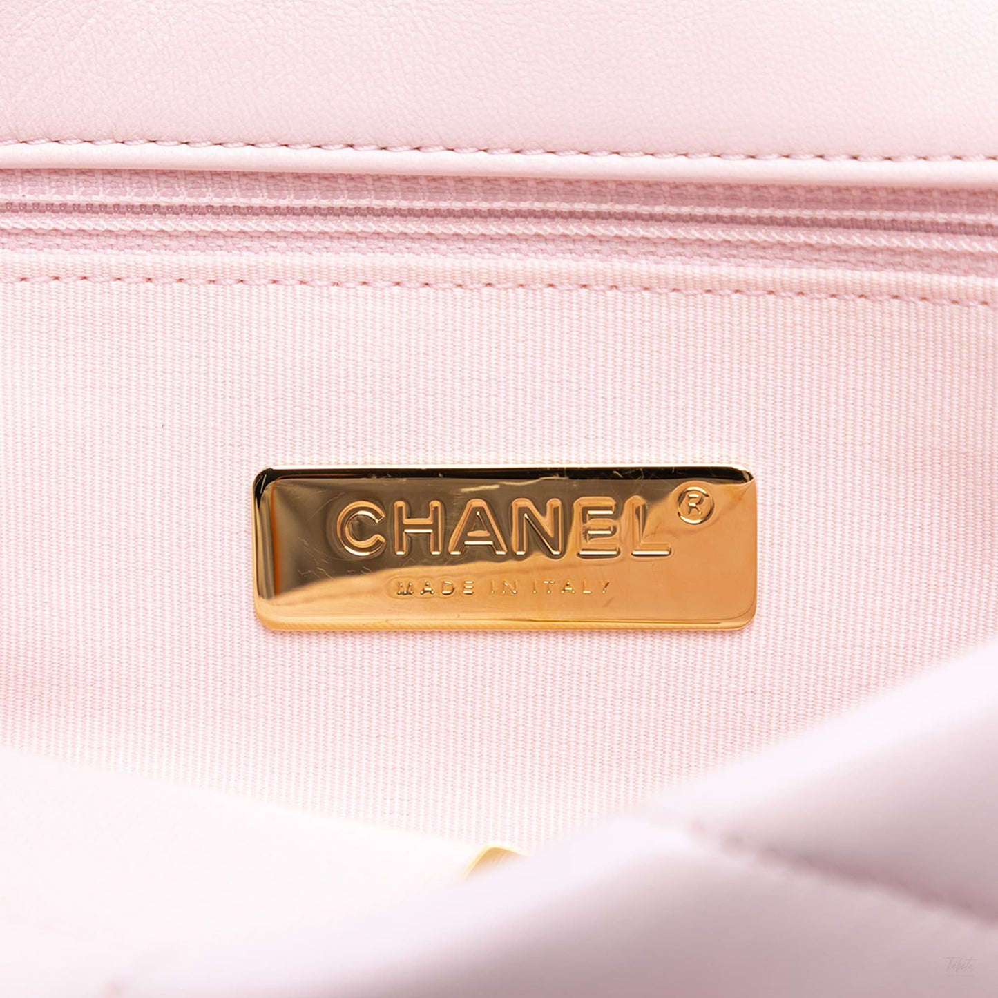 Second hand Chanel CHANEL 19 Medium Lambskin Leather Matelassè Flap Handbag Pink - Tabita Bags