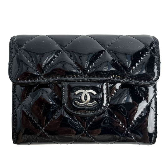Second hand Chanel Classic Single Flap Small Matelassè Patent Leather Folding Wallet Black - Tabita Bags
