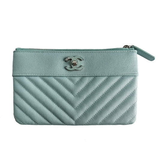 Second hand Chanel Mademoiselle Chevron Caviar Leather Pouch Metalic Iriscedent Blue - Tabita Bags