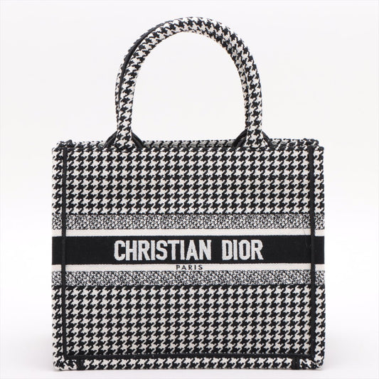 Second hand Dior Book Tote Medium Embroidery Canvas Bag Macro Pied - de - Poule Black & White - Tabita Bags