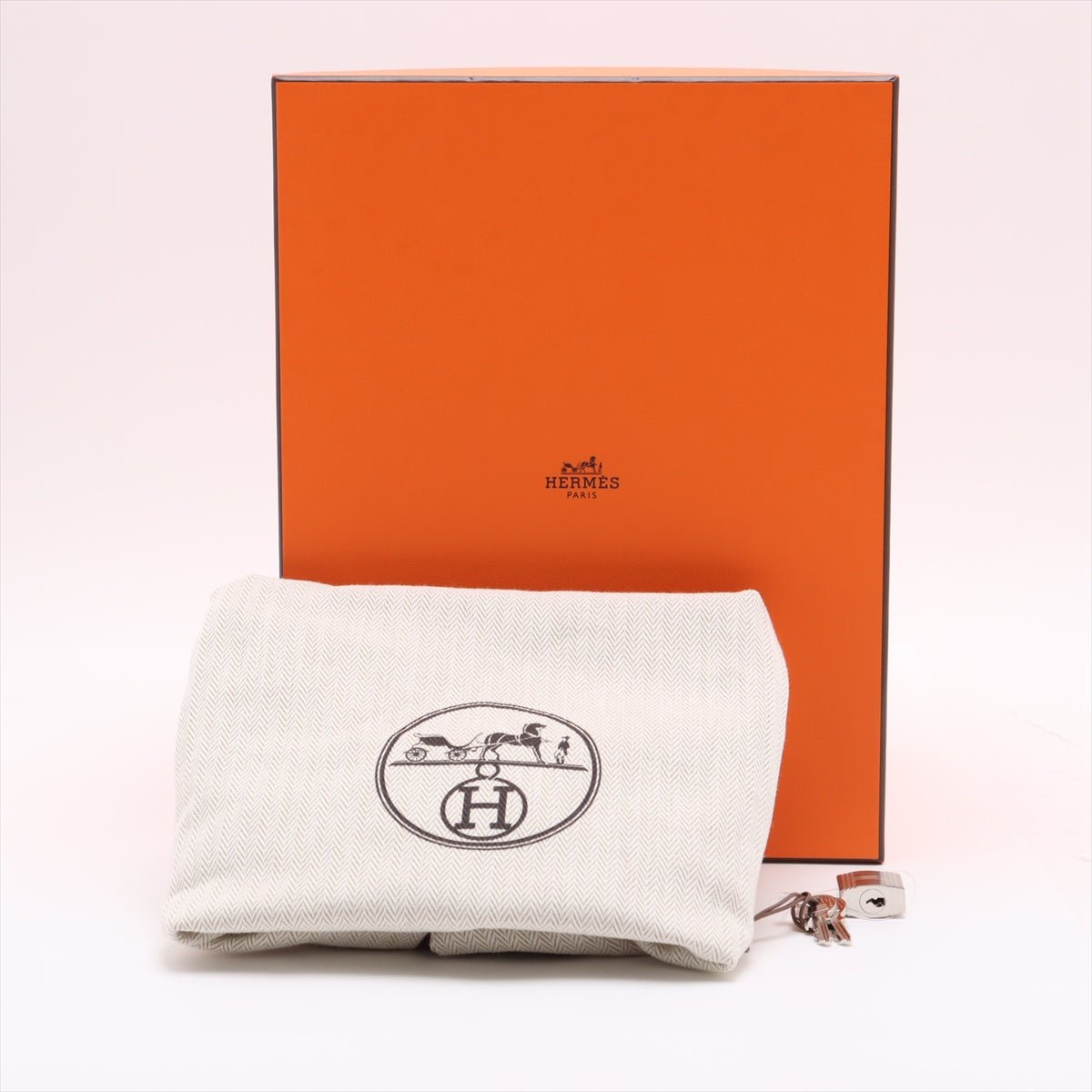 Second hand Hermes Picotin 18 Taurillon Clemence Leather Lock Bucket Handbag Rose Extreme x Rouge Cooox Rose Messico - Tabita Bags