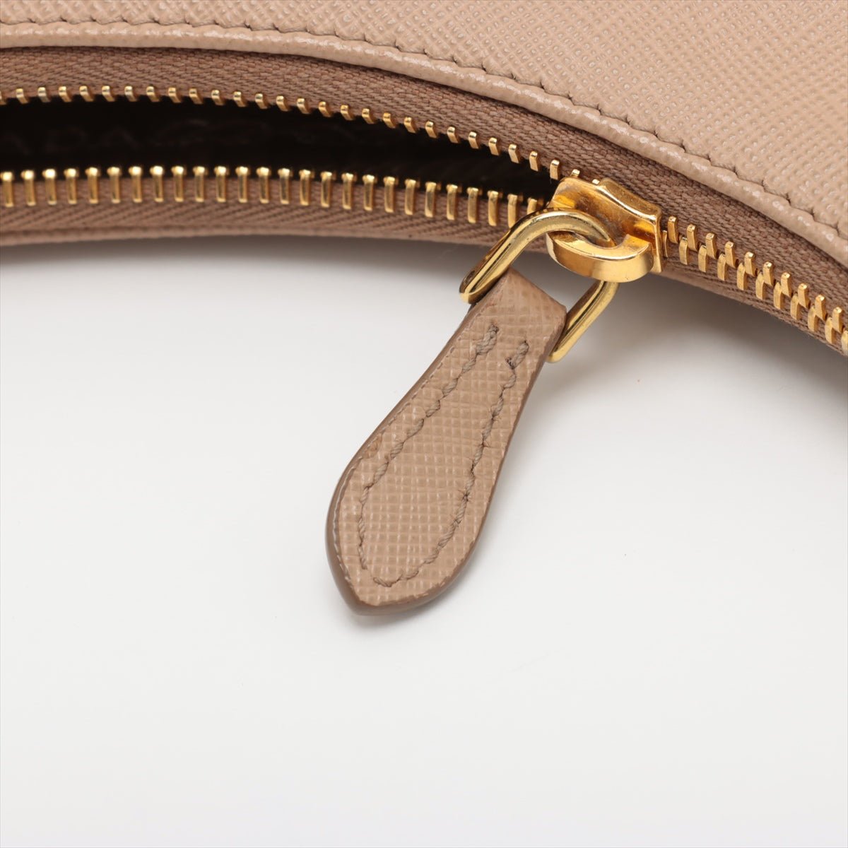 Second hand Prada Re - Edition 2005 Leather Pouch Crossbody Beige - Tabita Bags