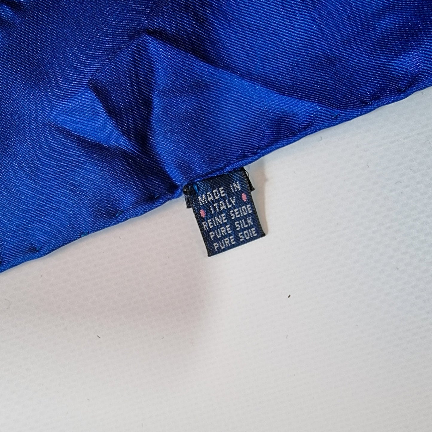 Second hand Burberry Vintage Pure Silk Foulard - Tabita Bags