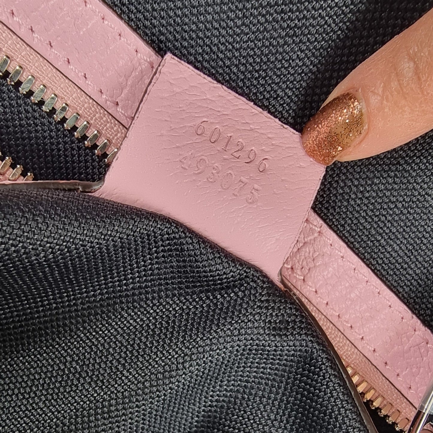 Second hand Gucci GG Supreme Monogram Psychedelic Small Backpack Pink Multicolor - Tabita Bags