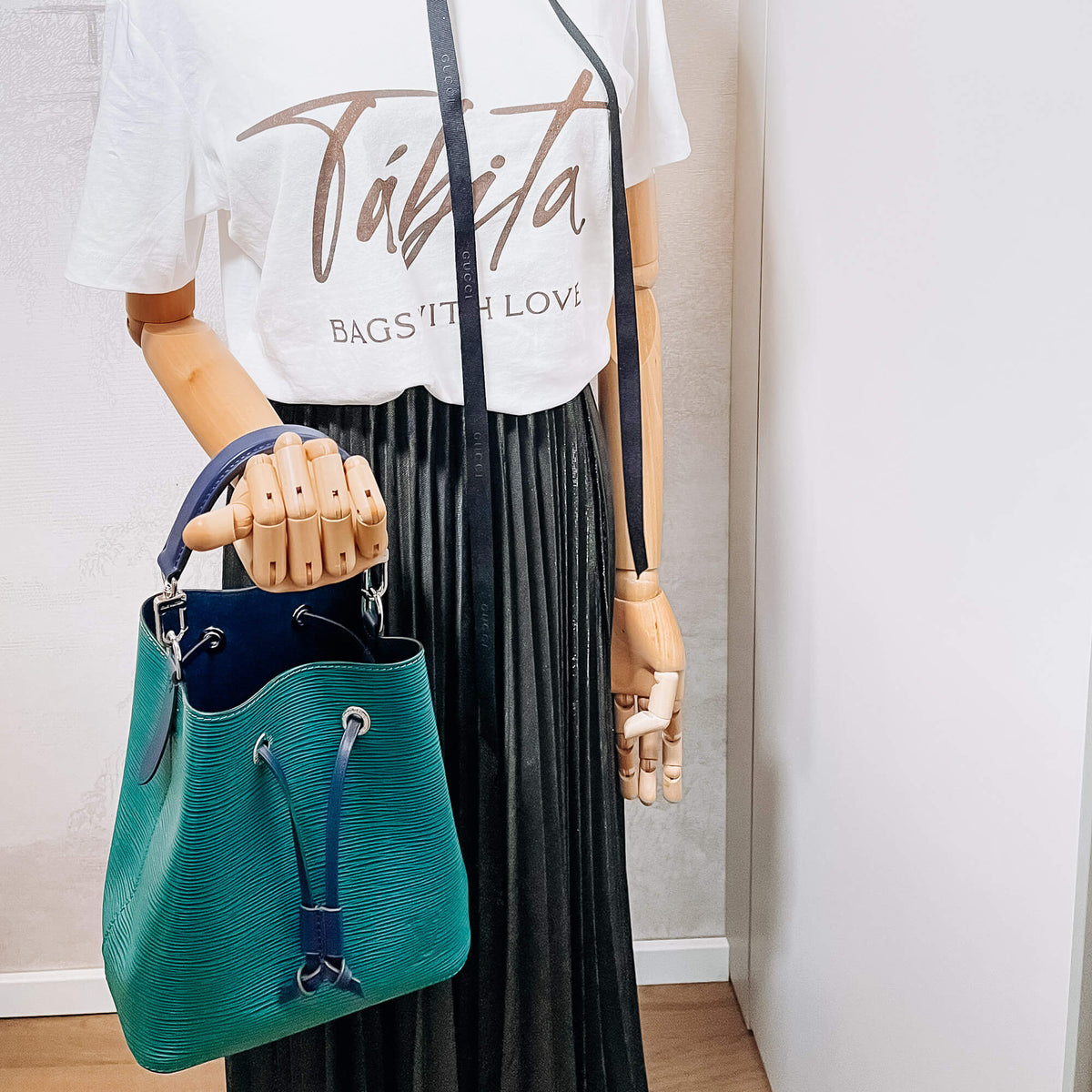 NéoNoé BB Epi Leder Bucket Bag Grün