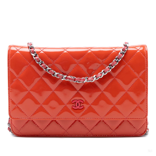 322604044 Chanel CC Quilted Patent Incognito Wallet On Chain Orange 1