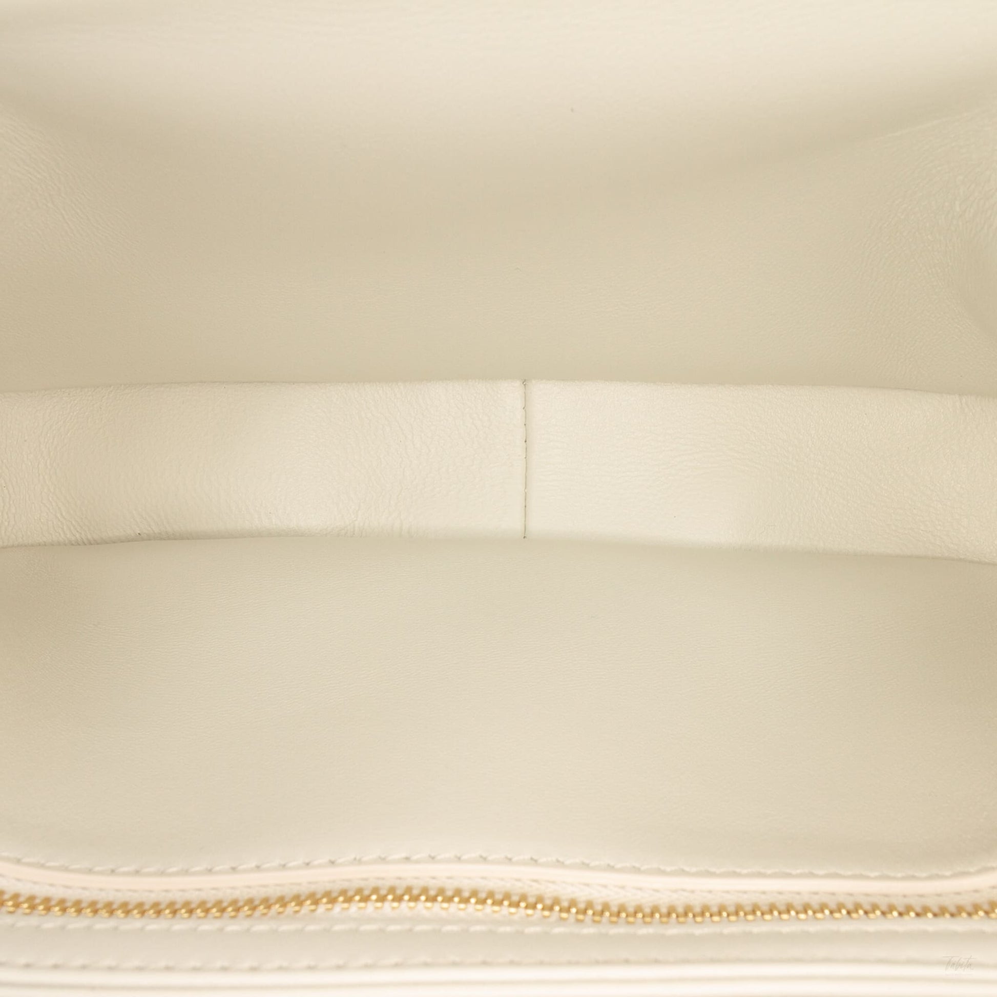 322606056 Celine Classique Shiny Calfskin Triomphe Crossbody White 4