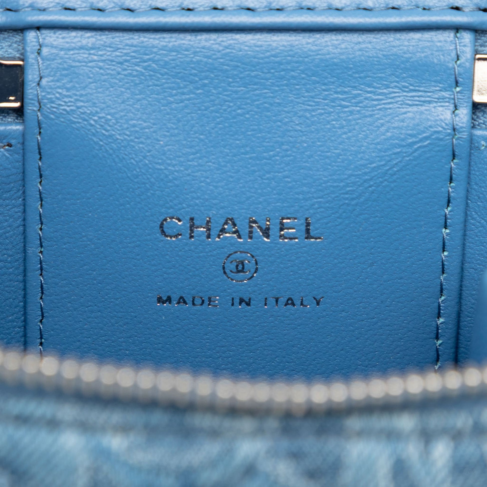 322606107 Chanel Mini Quilted Denim Camellia Sweetheart Vanity Case With Chain Blue 5