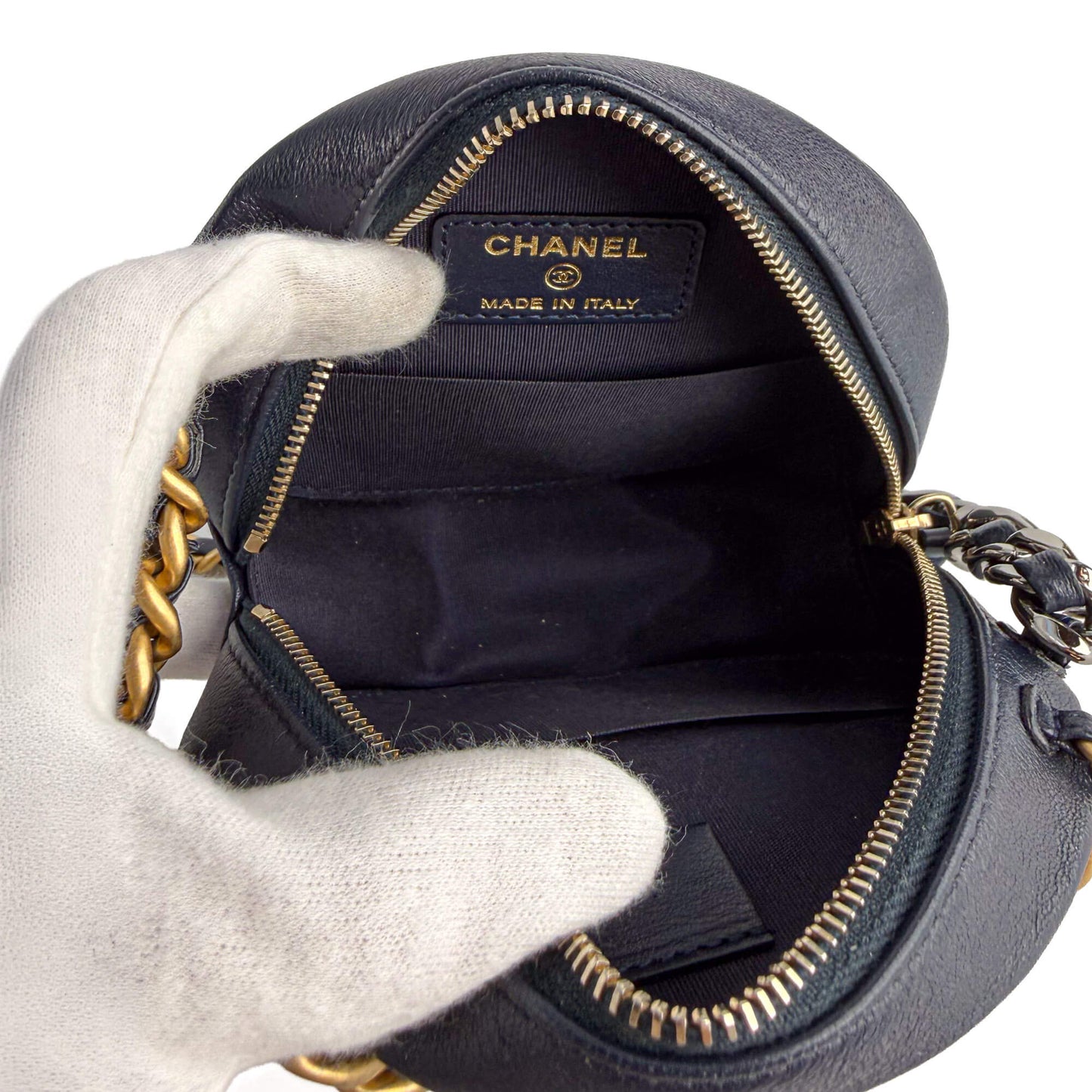 CHANEL Sac à main matelassé en cuir d’agneau 19 Round avec chaînette Clutch Navy 