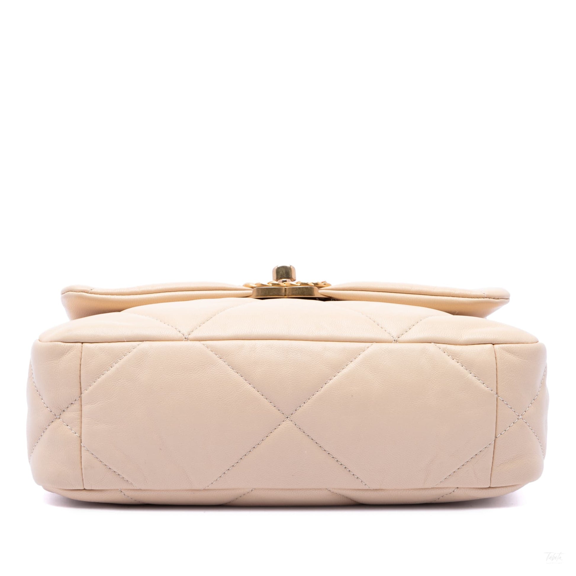322609005 CHANEL 19 Medium Lambskin Leather Matelassè Flap Handbag Brown 3