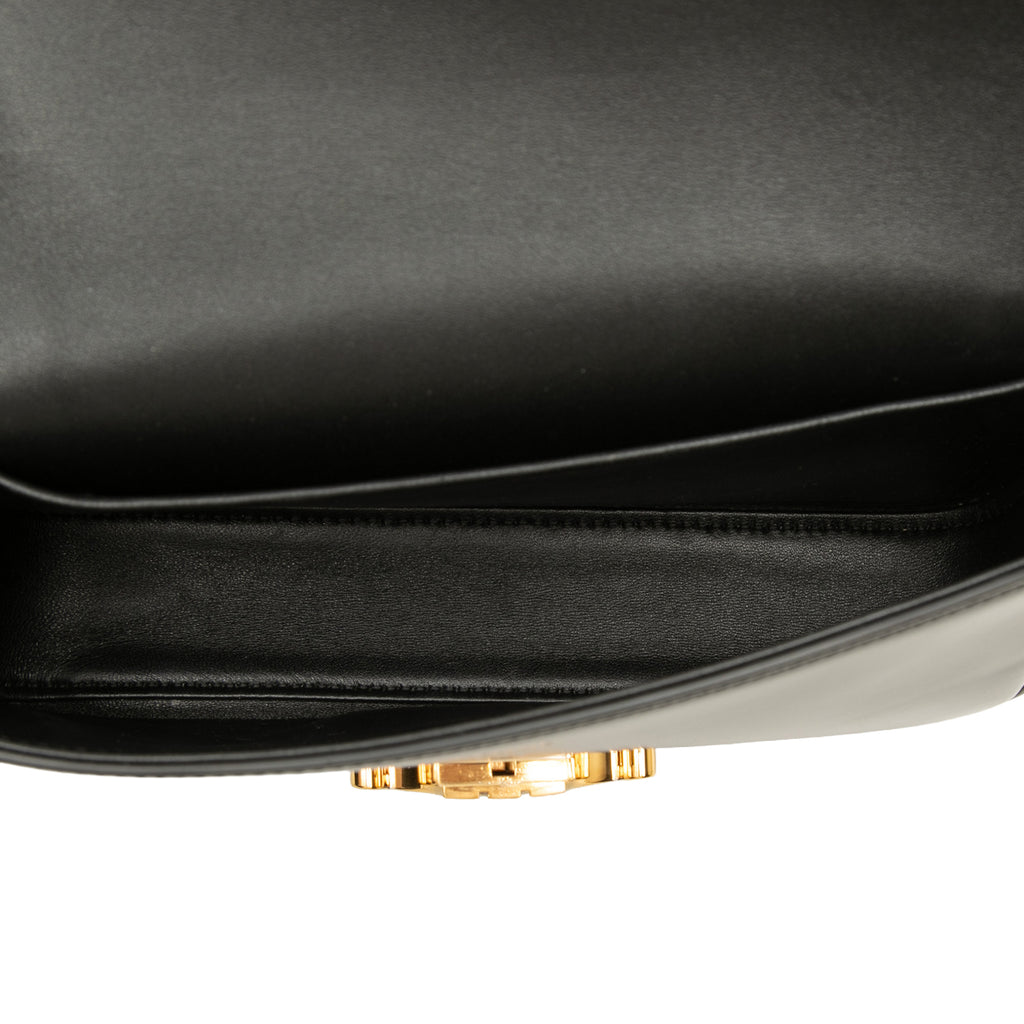 Claude Shiny Calfskin couro Triomphe Flap Shoulder bolsa Black 