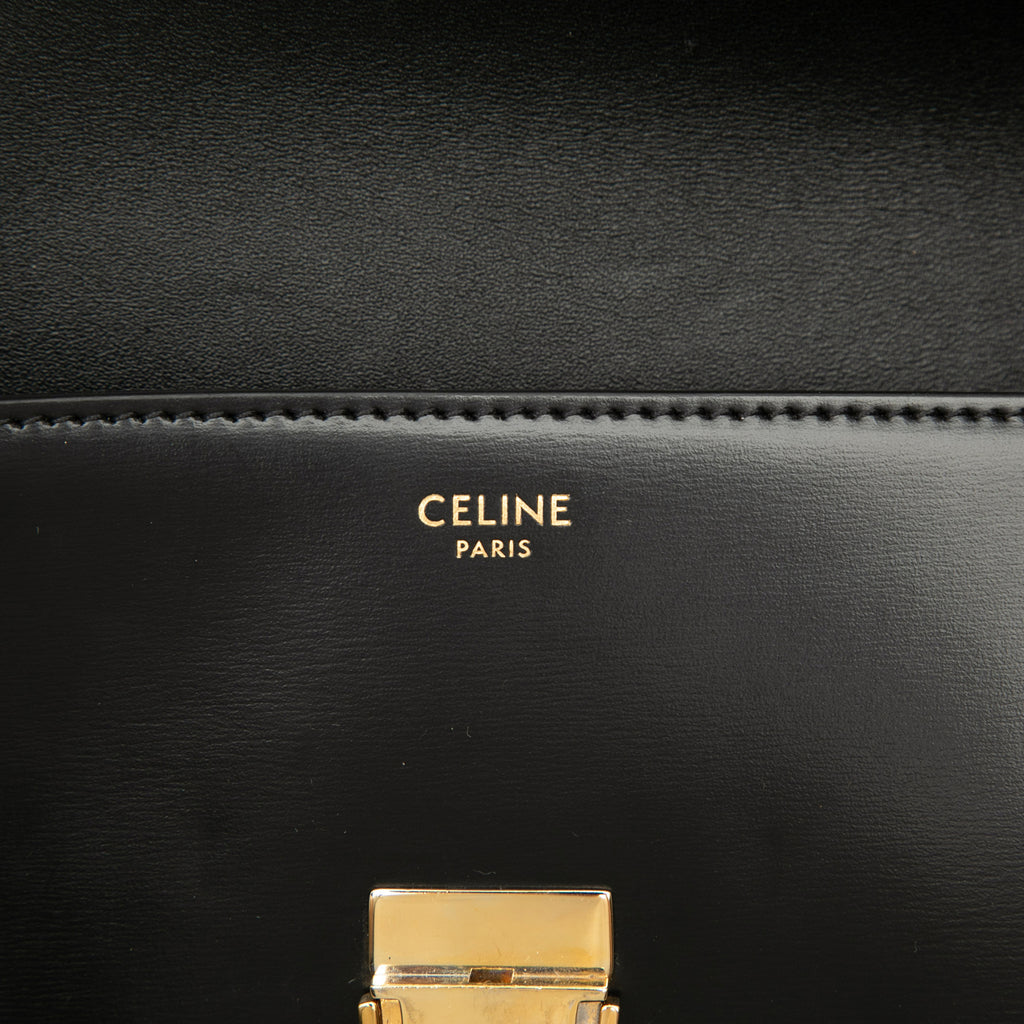 Claude Shiny Calfskin couro Triomphe Flap Shoulder bolsa Black 