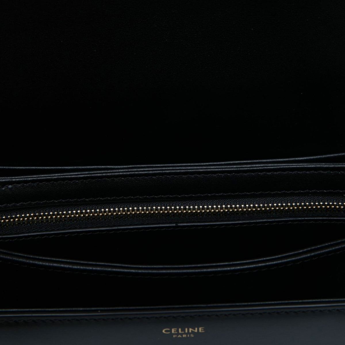322610087 Triomphe Classique Shiny Calfskin Leather Flap Crossbody Black 4