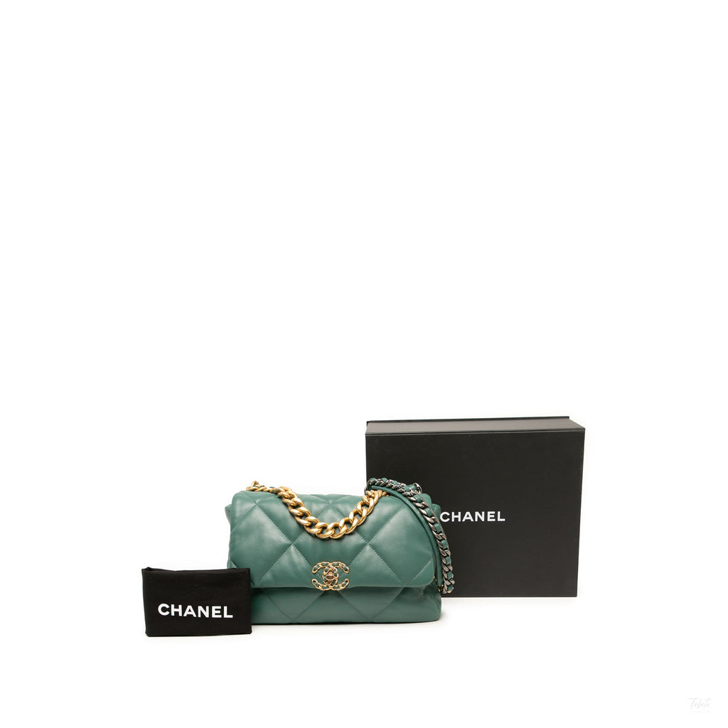 322610113 CHANEL 19 Large Lambskin Leather Matelassè Flap Handbag Green 6