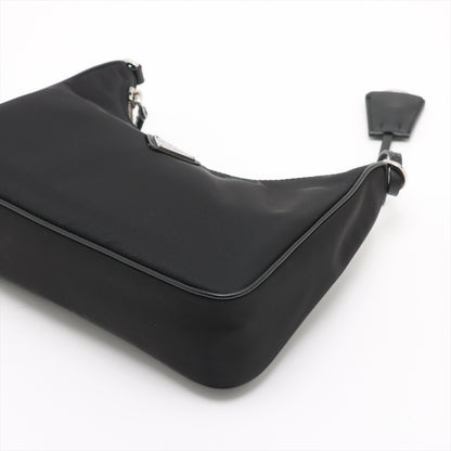 Re-Edition 2005 Econyl Nylon Pouch Crossbody Black