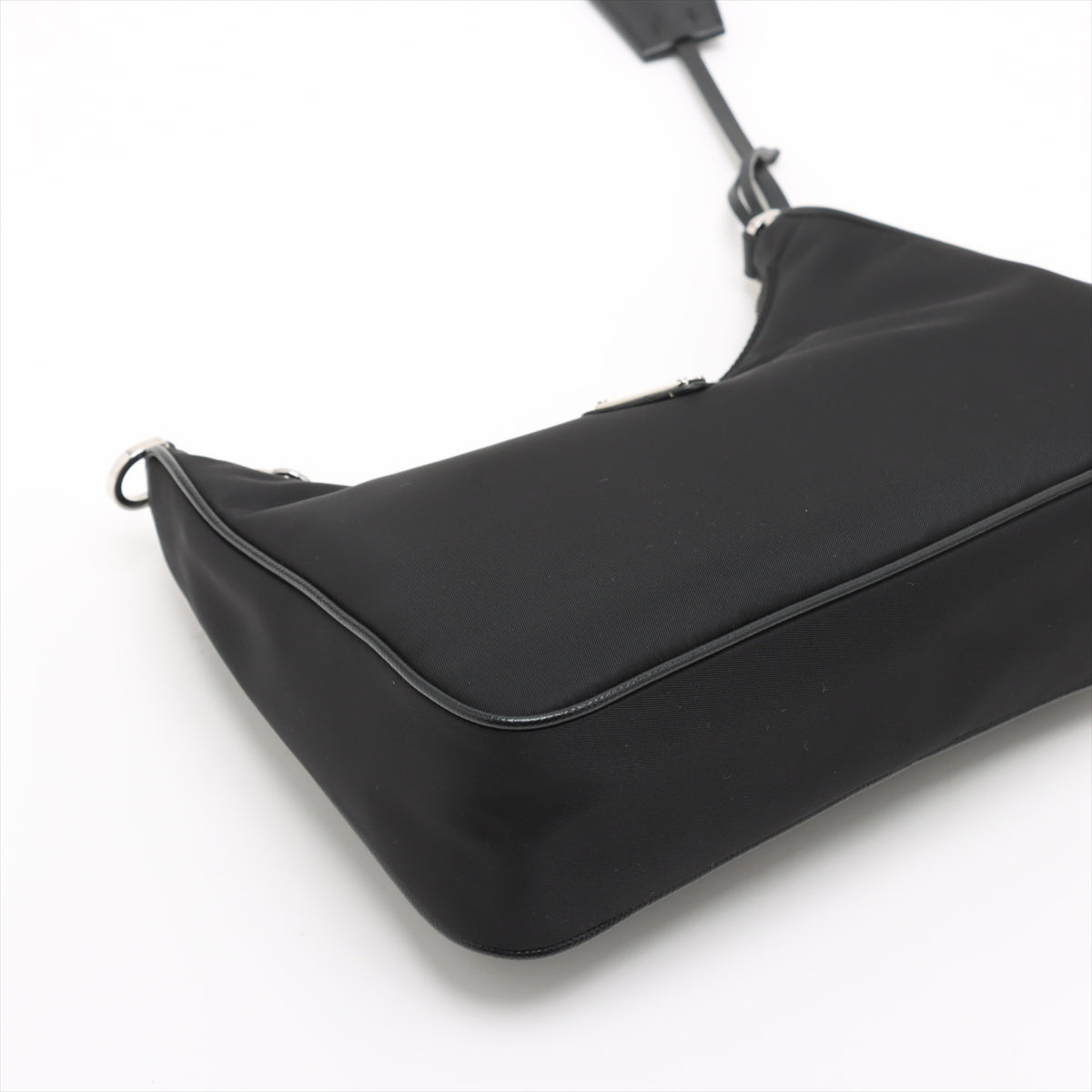 Re-Edition 2005 Econyl Nylon Pouch Crossbody Black