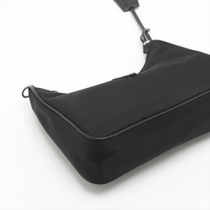 Re-Edition 2005 Econyl Nylon Pouch Crossbody Black