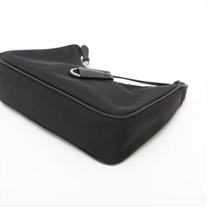 Re-Edition 2005 Econyl Nylon Pouch Crossbody Black