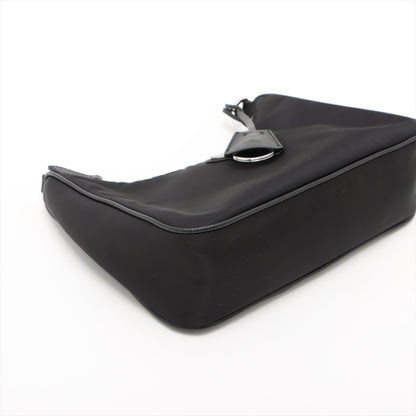 Re-Edition 2005 Econyl Nylon Pouch Crossbody Black