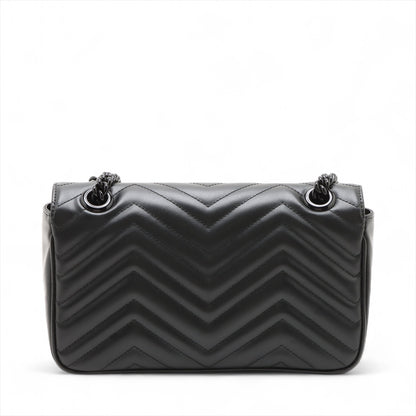 GG Marmont Medium Ledertasche mit Chevron-Muster und Klappenöffnung Schultertasche Schwarz 