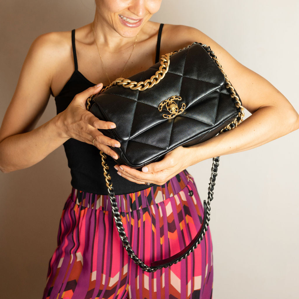 CHANEL 19 Medium Lambskin Leather Matelassè Flap Handbag Black