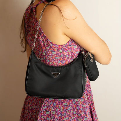 Re-Edition 2005 Econyl Nylon Pouch Crossbody Schwarz 