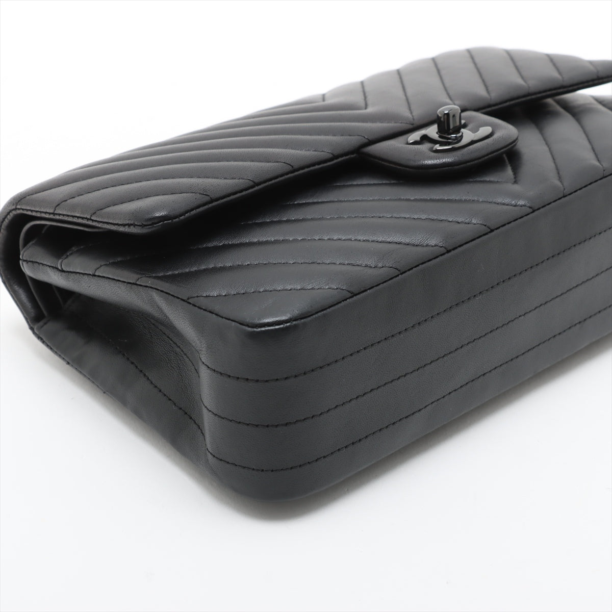 Classic Double Flap Medium Lambskin Leather Chevron Shoulder Bag Black