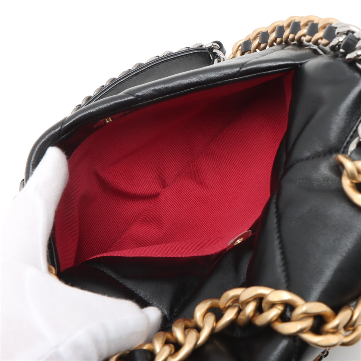 CHANEL 19 Medium Lambskin Leather Matelassè Flap Handbag Black