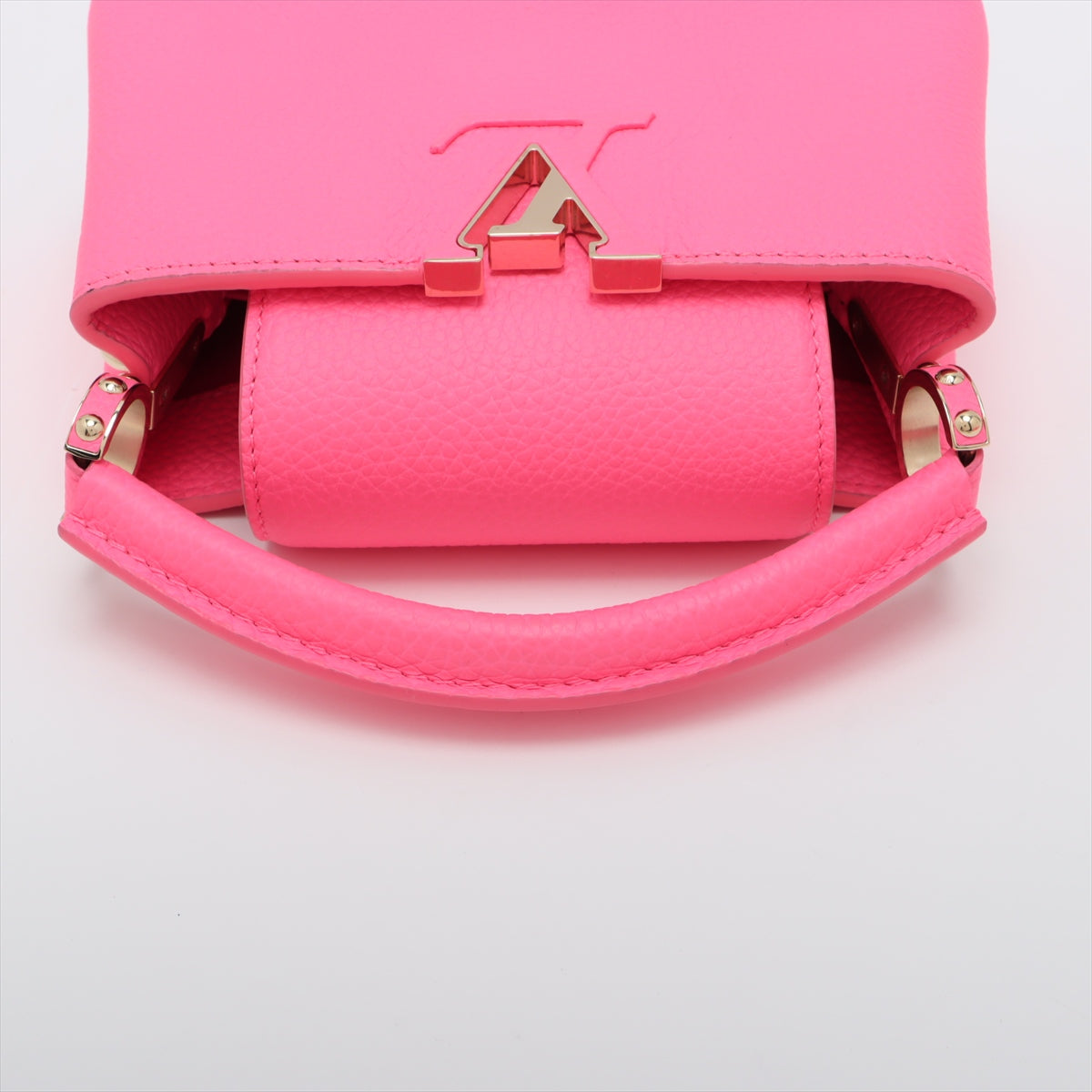 Capucines Mini Taurillon Leather Handbag Pink