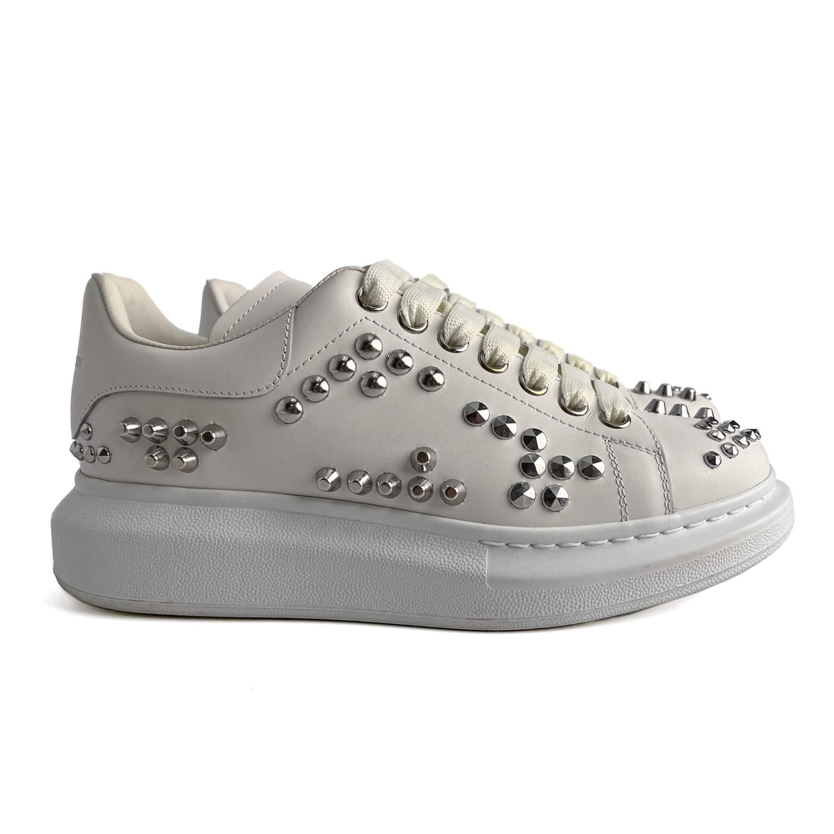 Second hand Alexander Mcqueen Top Low Studed Leather Sneakers 40 White - Tabita Bags