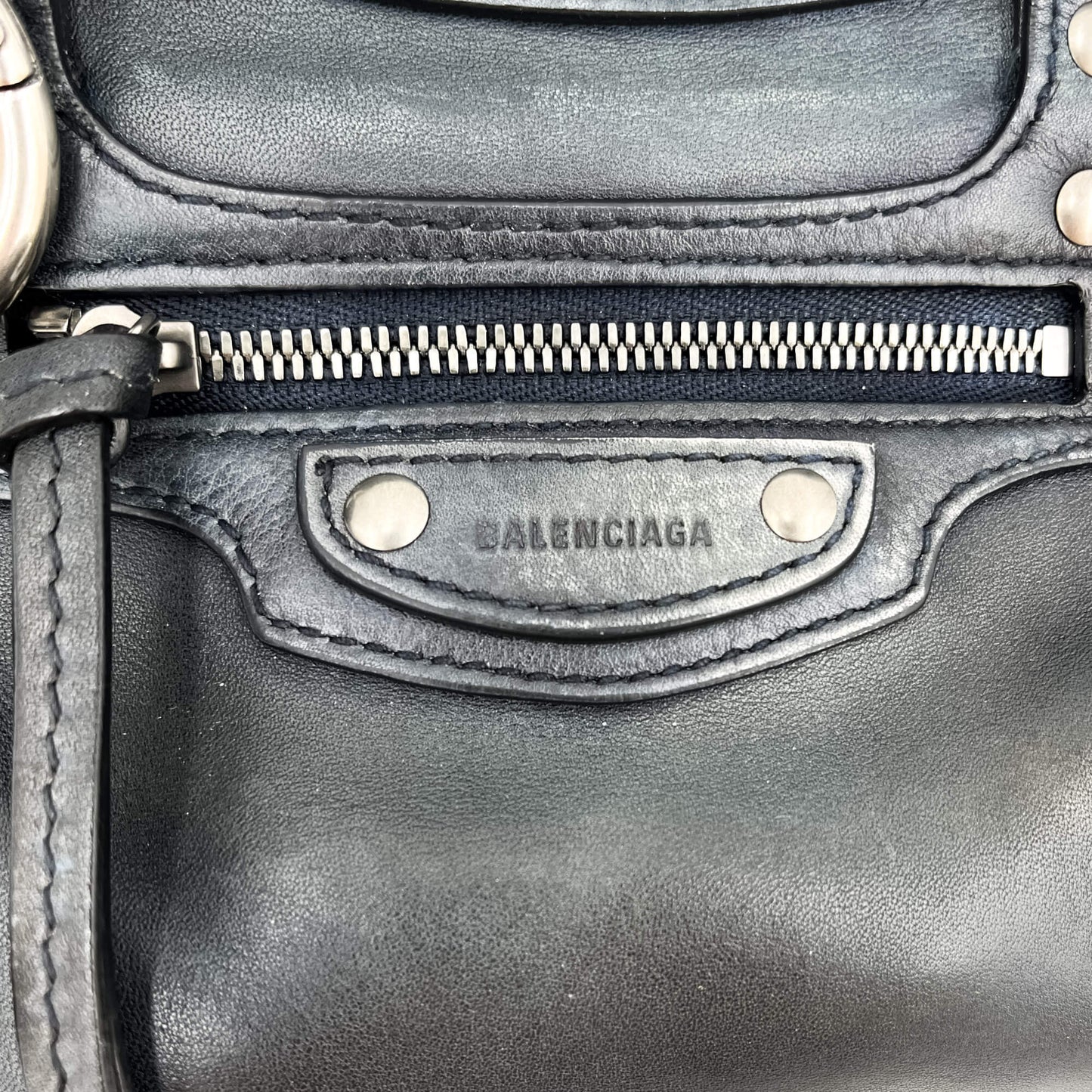 Second hand Balenciaga Neo Classic XS Leather 2-Ways Frame Bag Bicolor - Tabita Bags