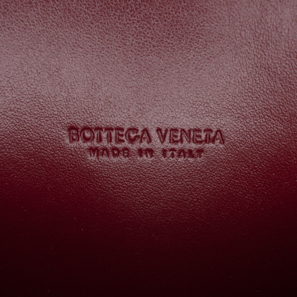 Second hand Bottega Veneta Andiamo Lambskin Leather Intrecciato Clutch Red - Tabita Bags