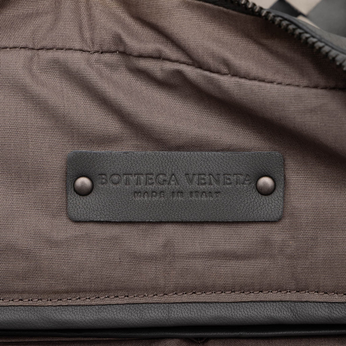 Second hand Bottega Veneta Business Trimmed Leather Intrecciato Handbag Grey - Tabita Bags