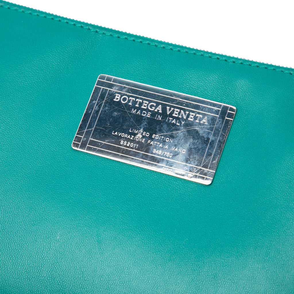 Second hand Bottega Veneta Cabat Medium Leather Intrecciato Tote Handbag Blue - Tabita Bags