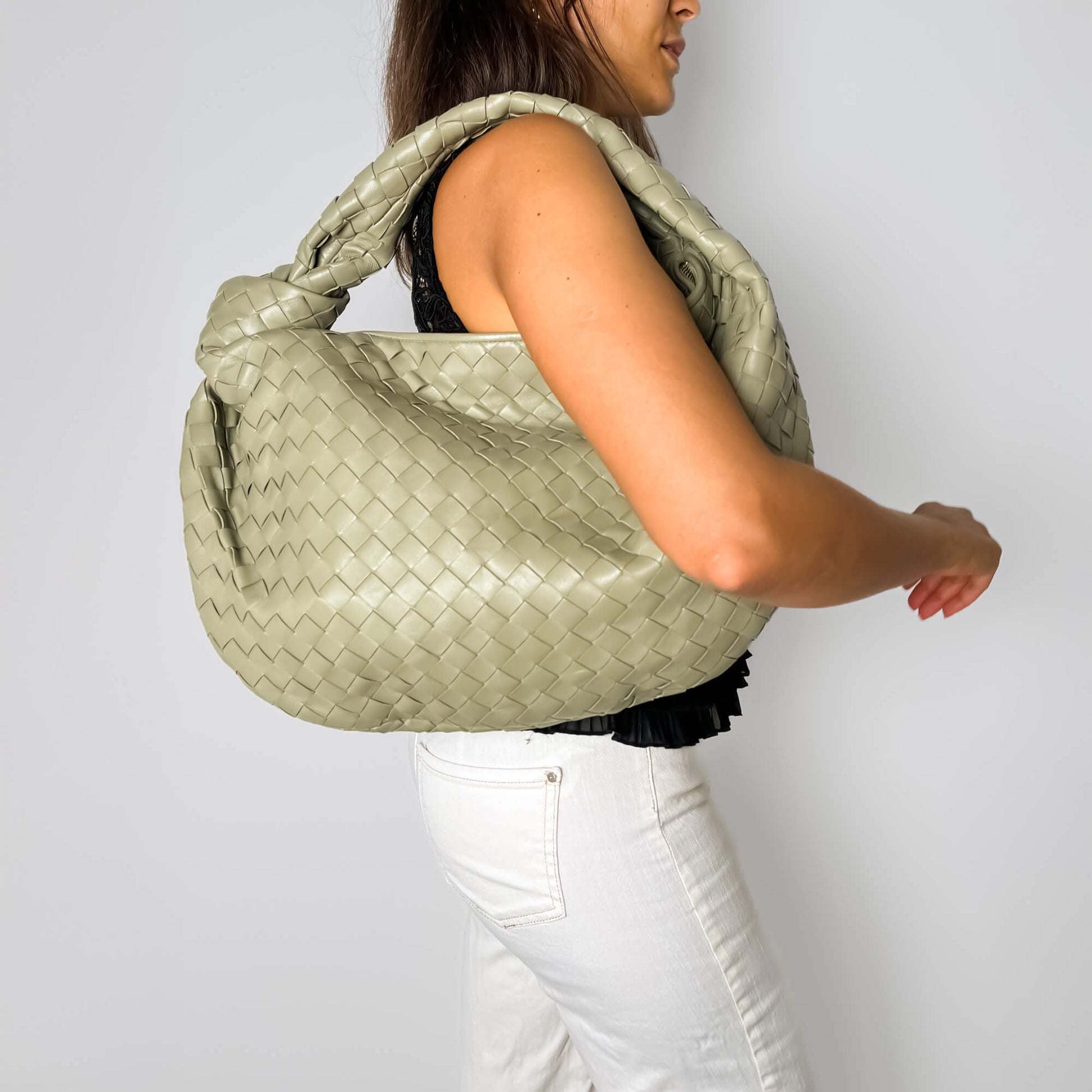 Second hand Bottega Veneta Jodie Classic Leather Intrecciato Hobo Handbag Travertine - Tabita Bags