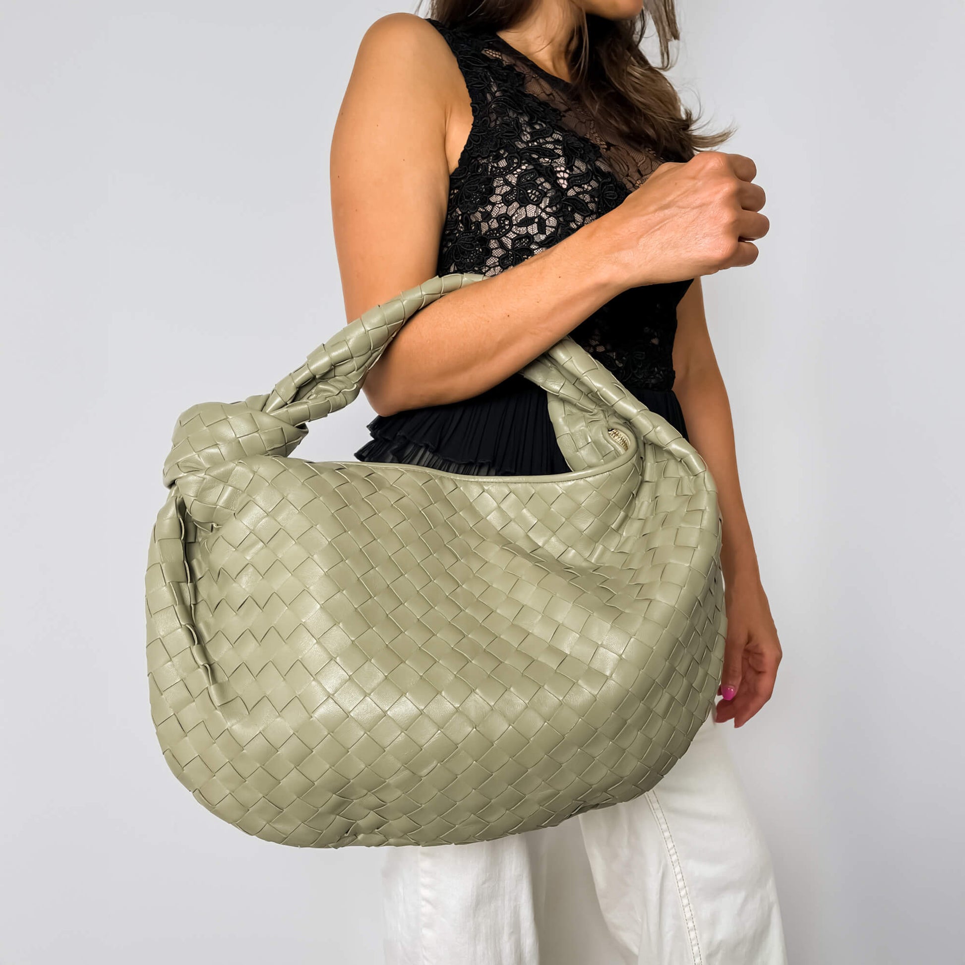 Second hand Bottega Veneta Jodie Classic Leather Intrecciato Hobo Handbag Travertine - Tabita Bags