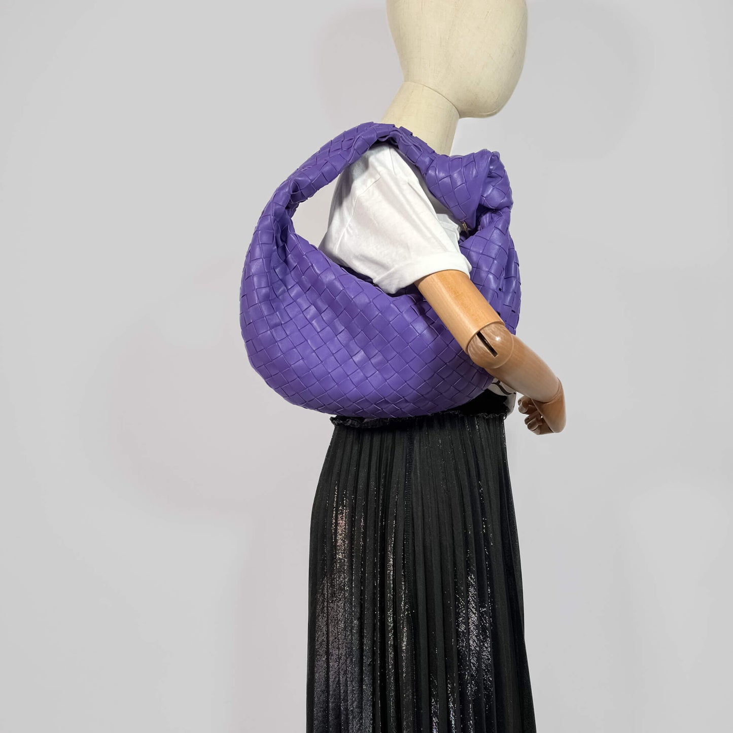 Second hand Bottega Veneta Jodie Teen Intrecciato Hobo Bag Purple - Tabita Bags