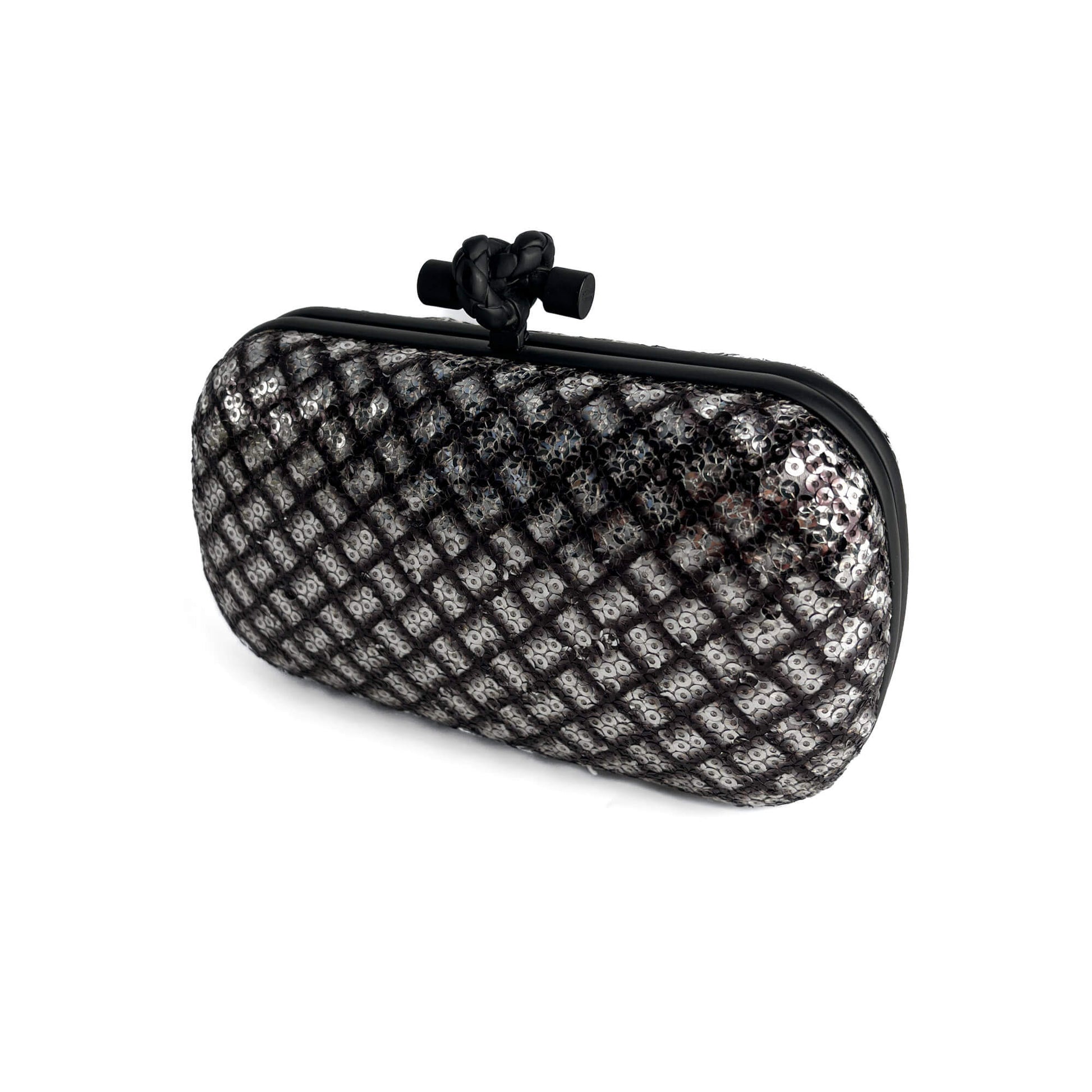 Second hand Bottega Veneta Knot Leather & Sequin Minauderie Clutch Bicolor - Tabita Bags