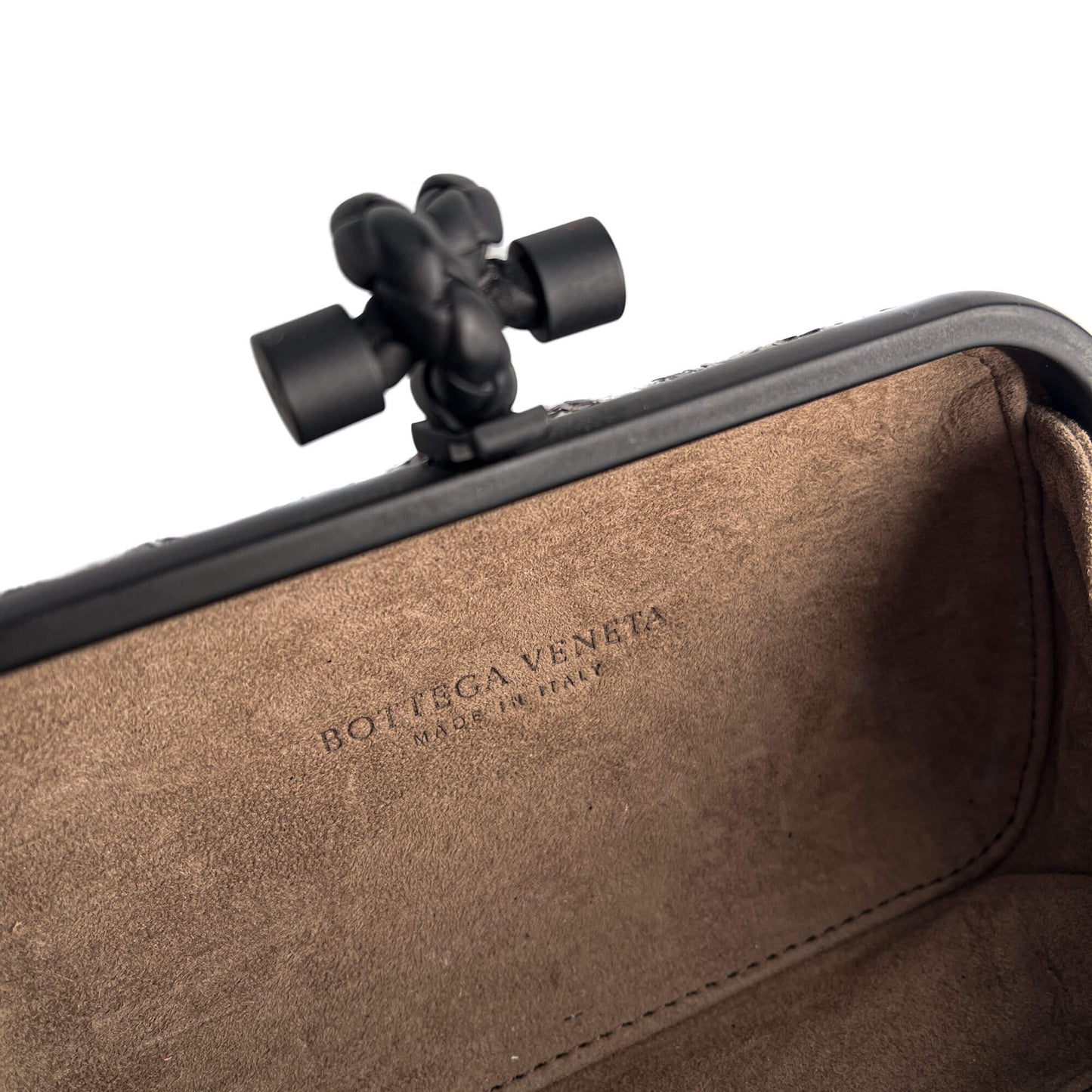 Second hand Bottega Veneta Knot Leather & Sequin Minauderie Clutch Bicolor - Tabita Bags