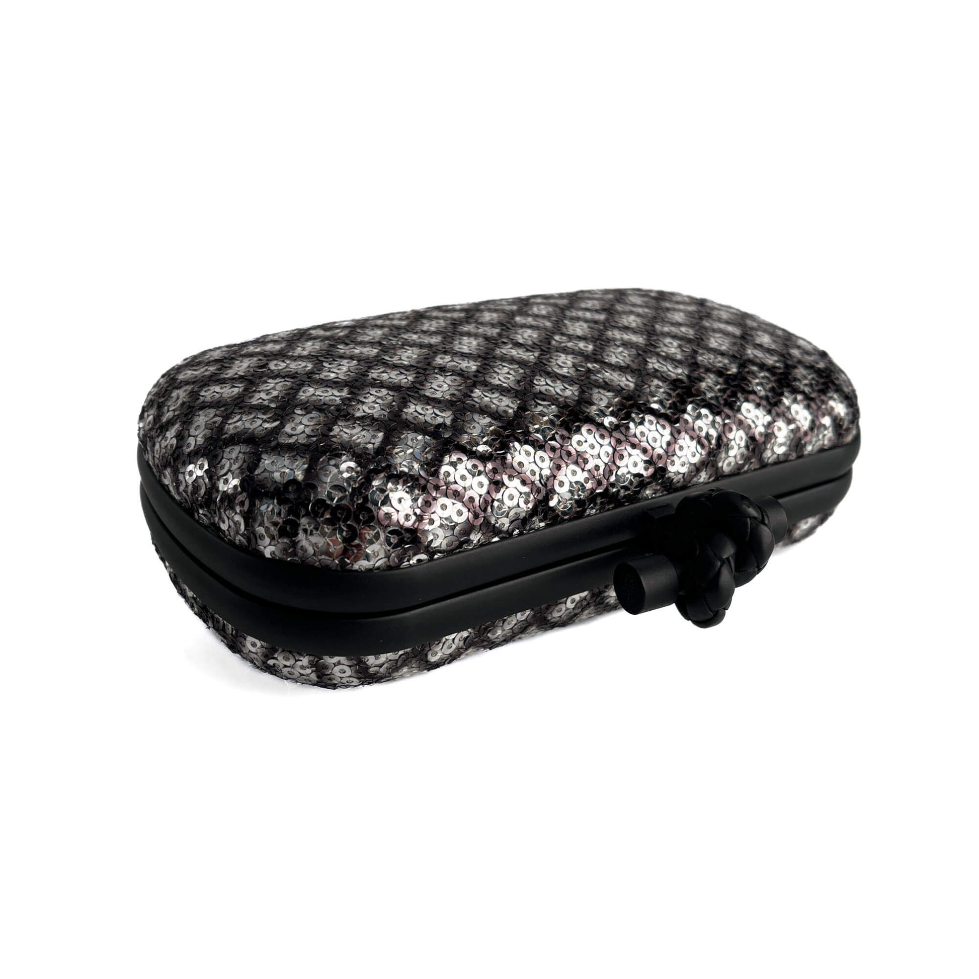Second hand Bottega Veneta Knot Leather & Sequin Minauderie Clutch Bicolor - Tabita Bags