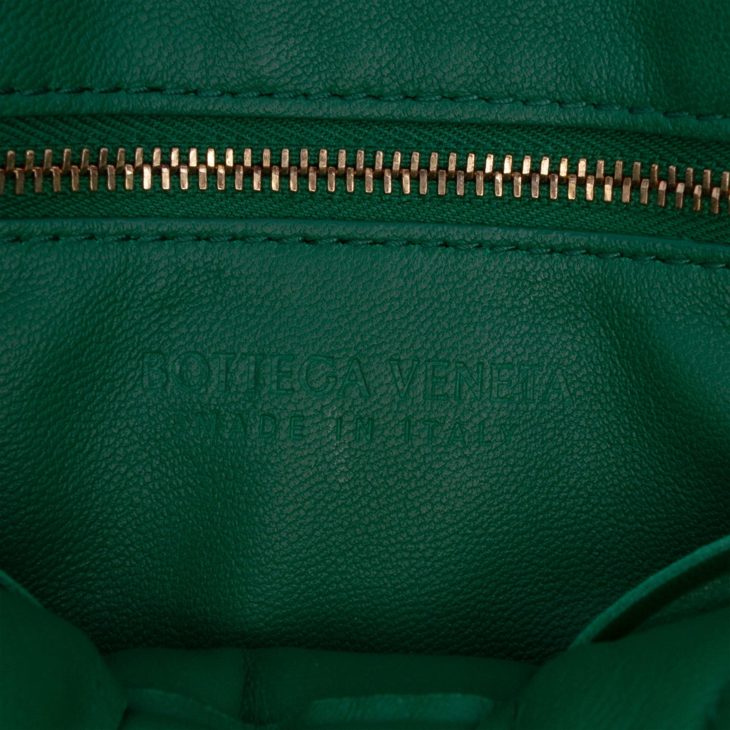 Second hand Bottega Veneta Padded Cassette Leather Crossbody Green - Tabita Bags
