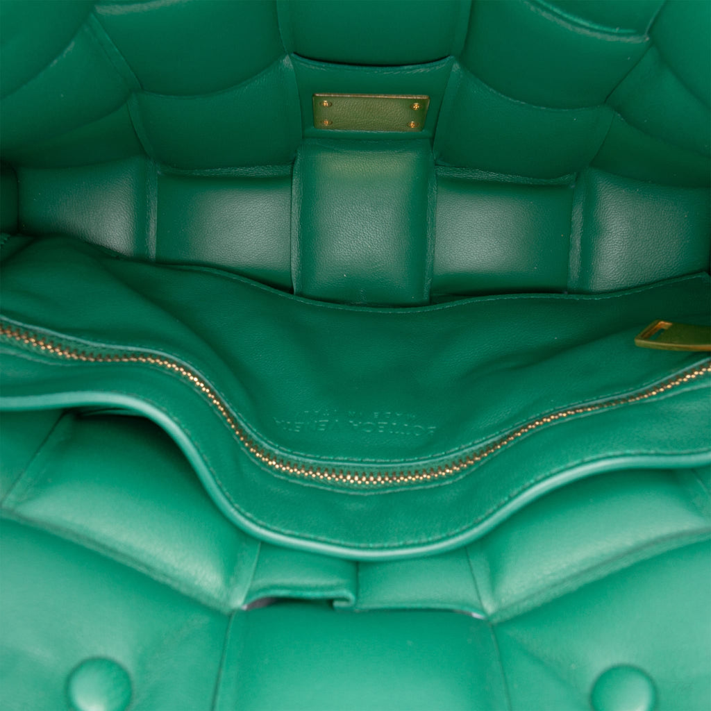 Second hand Bottega Veneta Padded Cassette Leather Crossbody Green - Tabita Bags