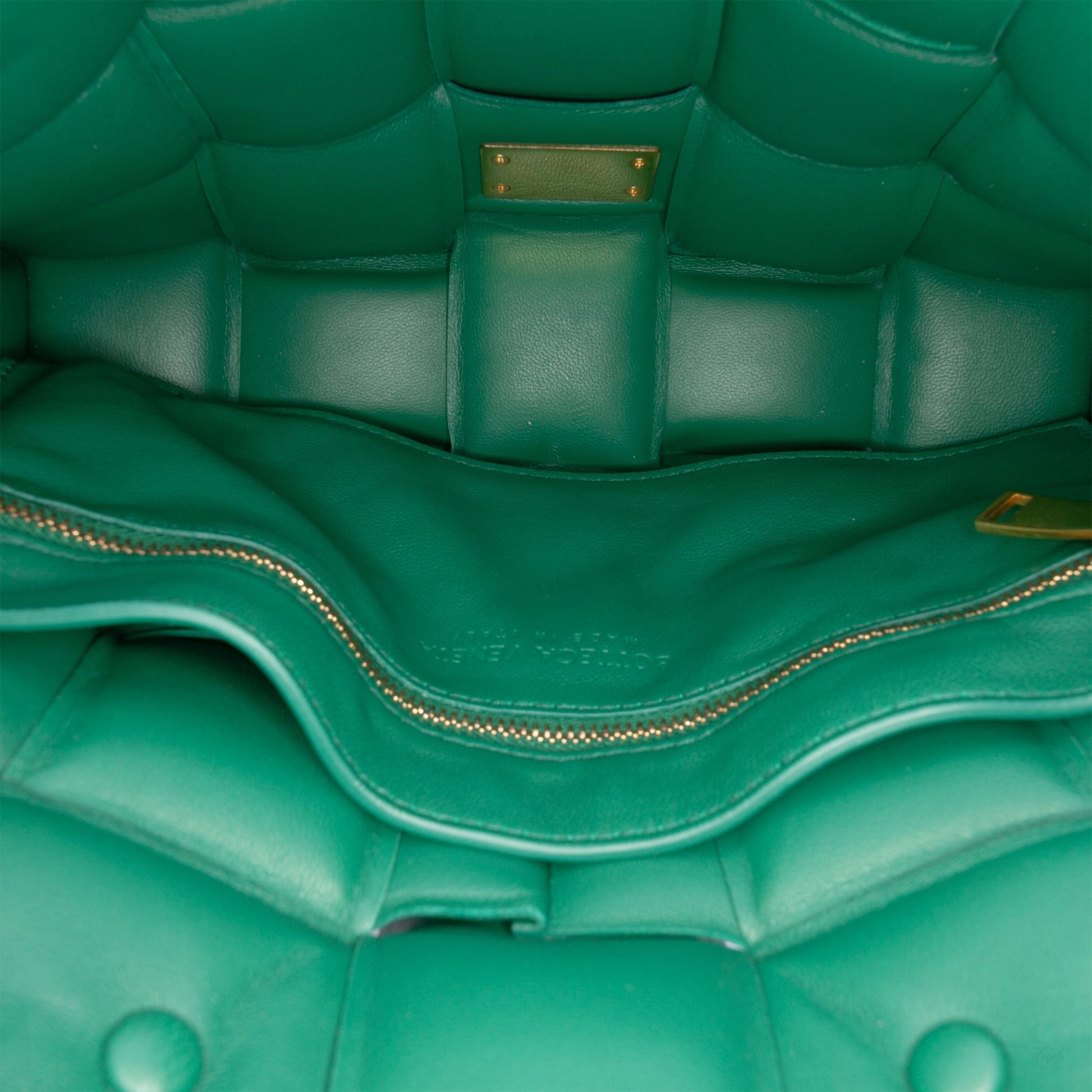 Second hand Bottega Veneta Padded Cassette Leather Crossbody Green - Tabita Bags