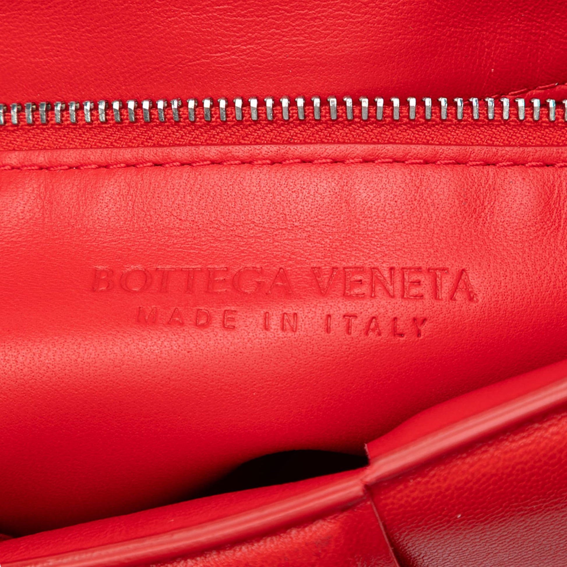Second hand Bottega Veneta Padded Cassette Leather Crossbody Red - Tabita Bags
