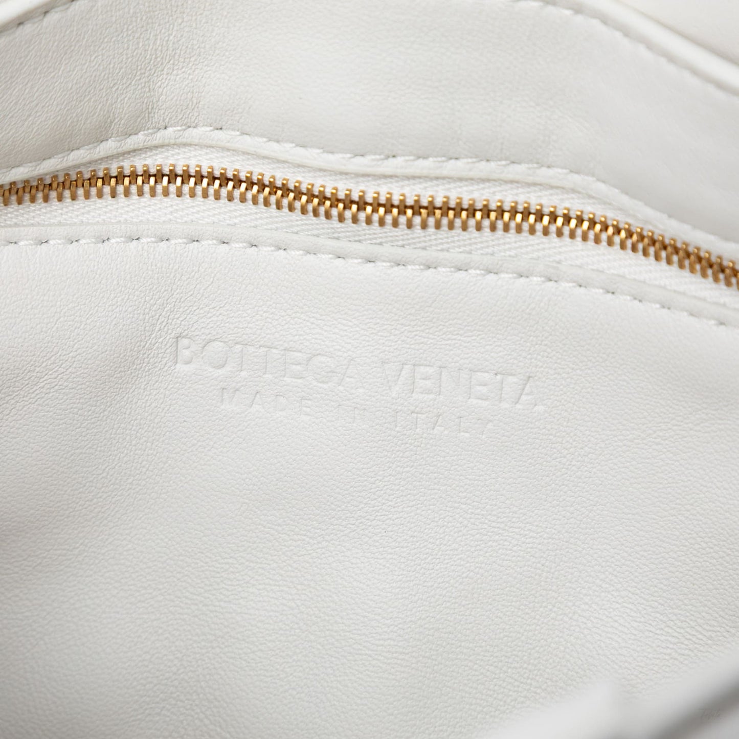 Second hand Bottega Veneta Padded Cassette Leather Crossbody White - Tabita Bags