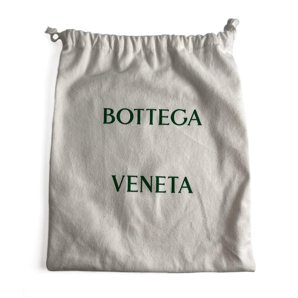 Second hand Bottega Veneta Pouch Small Intrecciato Leather Pouch Clutch White - Tabita Bags