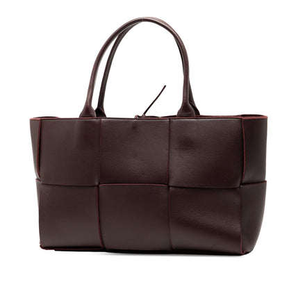 Second hand Bottega Veneta The Arco Medium Leather Maxi Intrecciato Tote Shoulder Bag Red - Tabita Bags